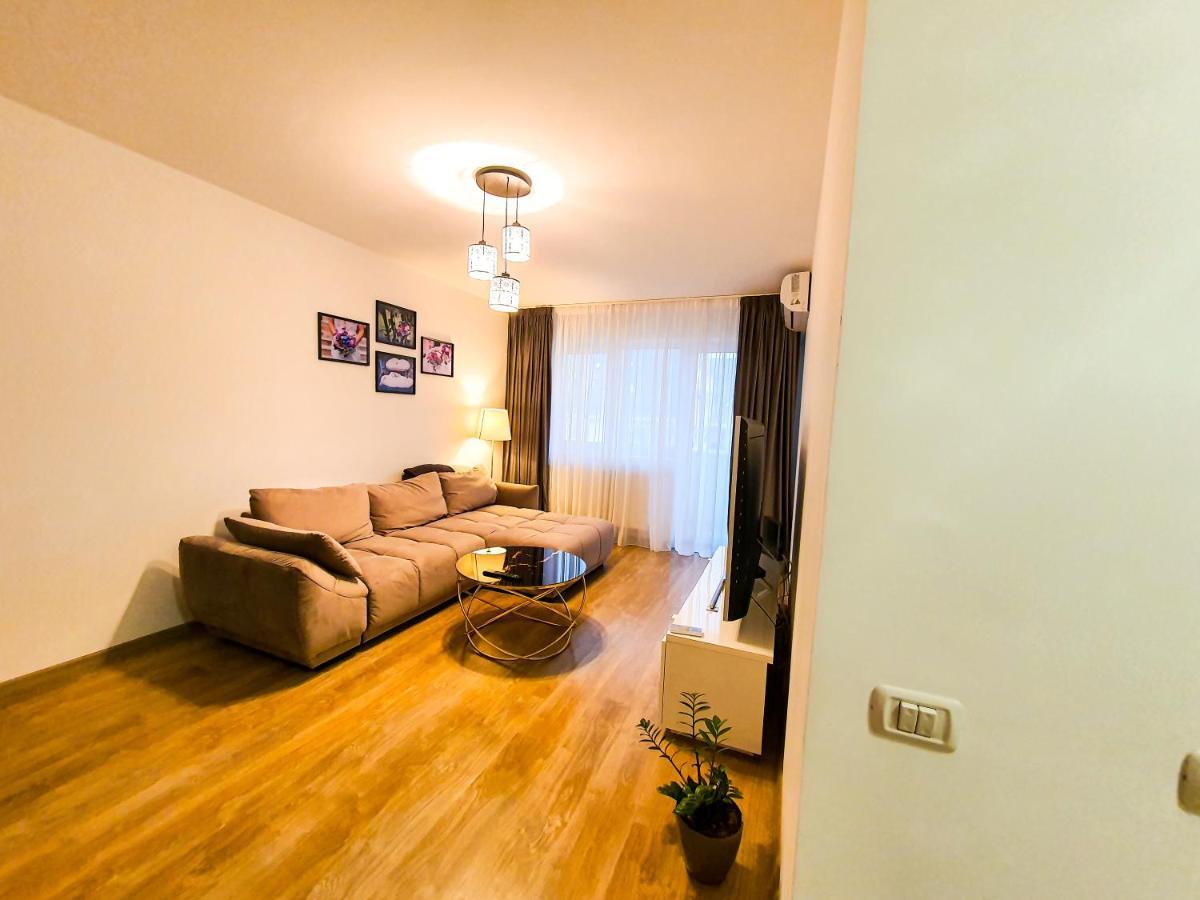 Luxurious Retreat 1Br Apartment With Netflix, Private Parking And Self Check In Popesti-Leordeni 외부 사진